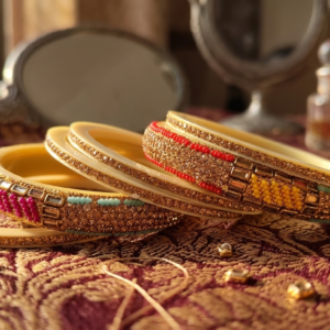 Multicolored bangle set