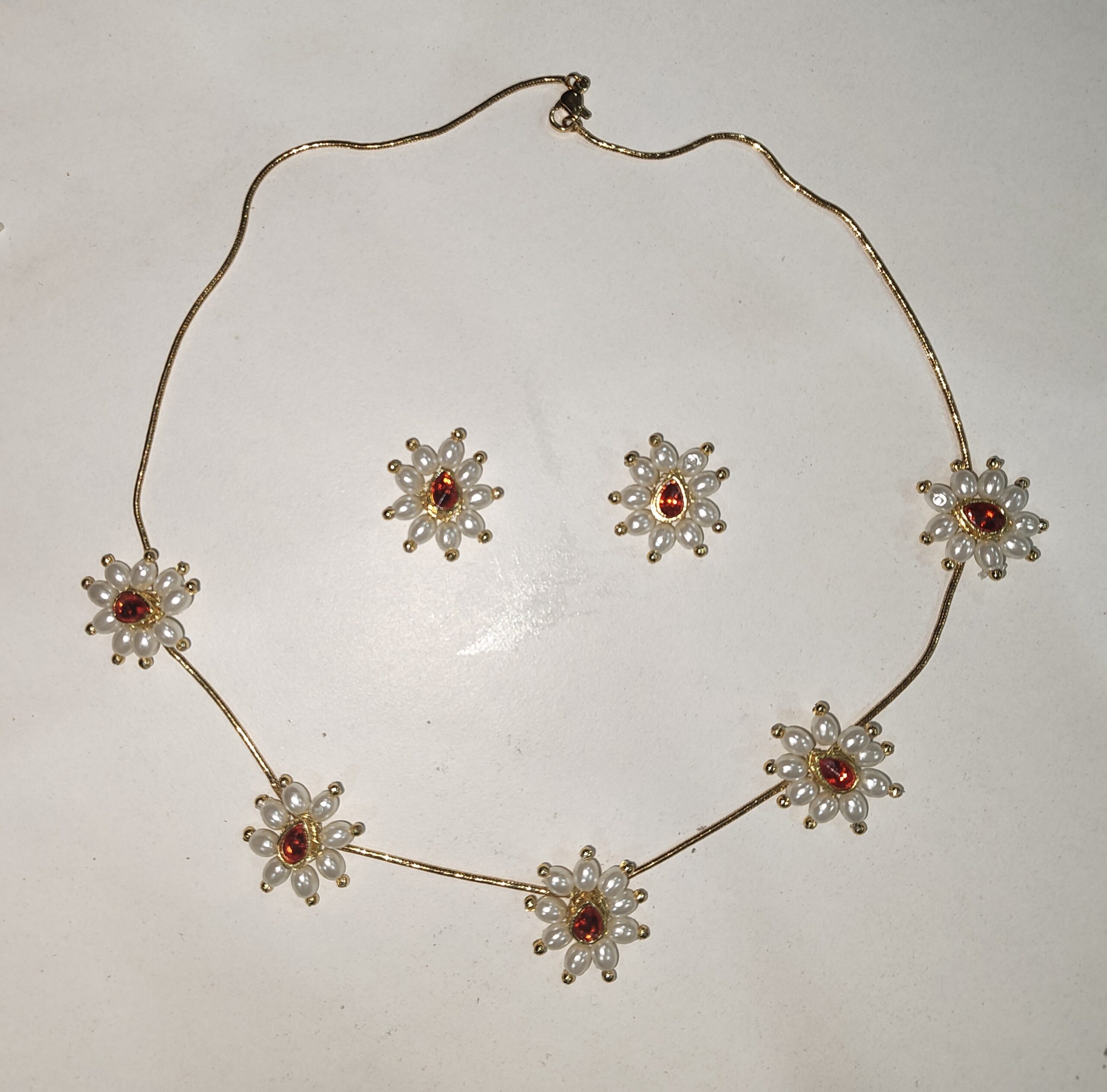 Red kundan pearl choker - Image 2